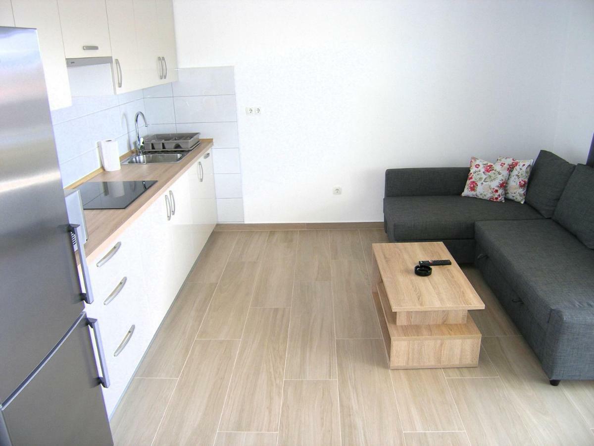 Apartmani Krajinovic Krk Town Exterior foto