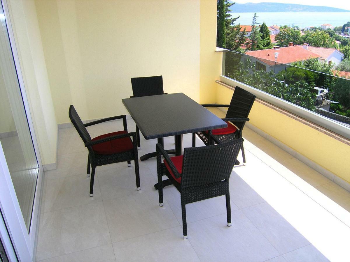 Apartmani Krajinovic Krk Town Exterior foto