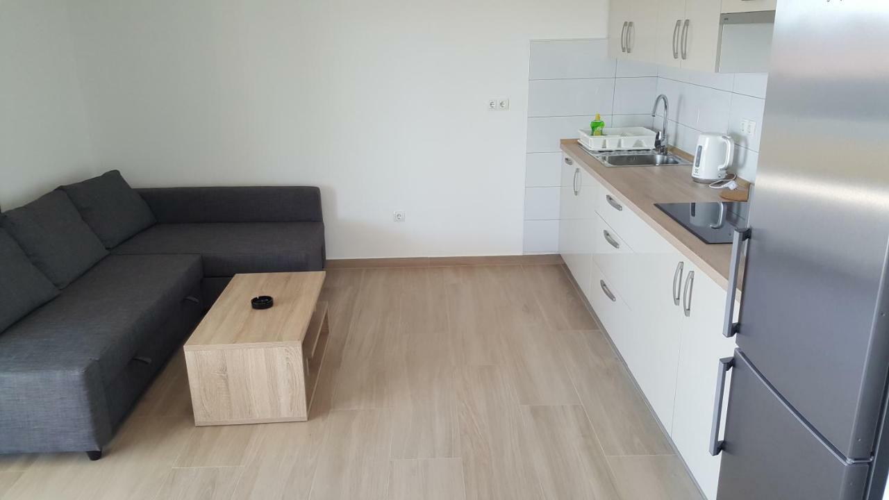 Apartmani Krajinovic Krk Town Exterior foto